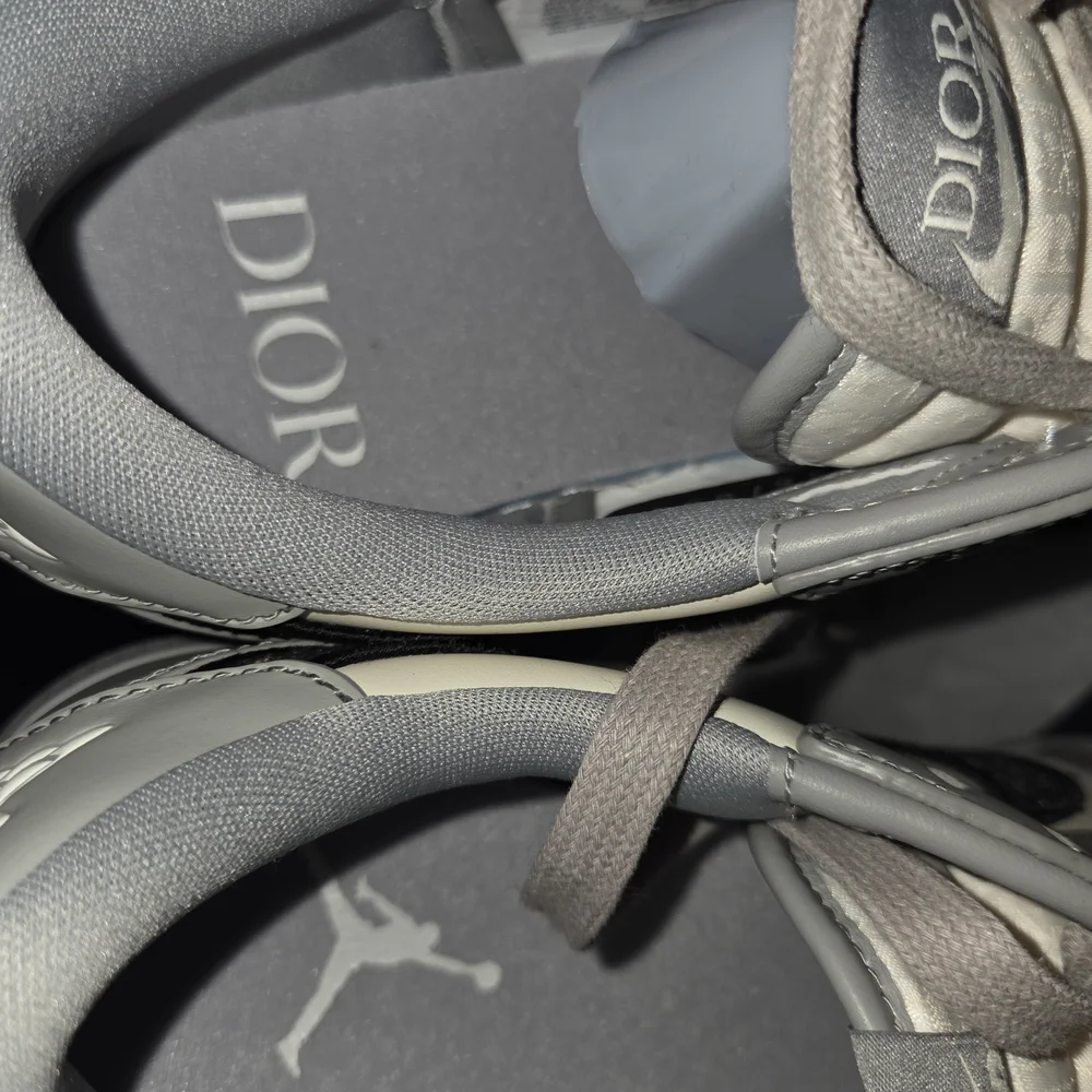 Jordan 1 Retro Low Dior Sneakers - Picture 5 of 7